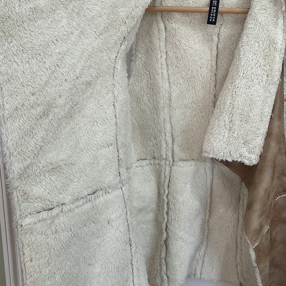 Design Labs || Lord & Taylor Faux Suede & Faux Sherpa Lining Vest; Size XS - Picture 9 of 15
